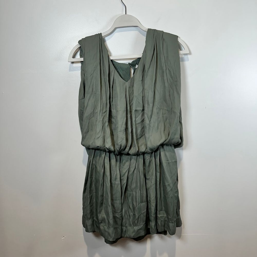 Mustard Seed Sage Green Sleeveless Romper Summer Casual Button Back Medium‎